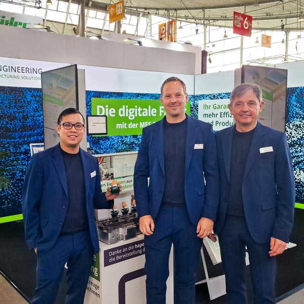 Das Messeteam der iT Engineering Manufacturing Solutions Das Messeteam der iT Engineering Manufacturing Solutions